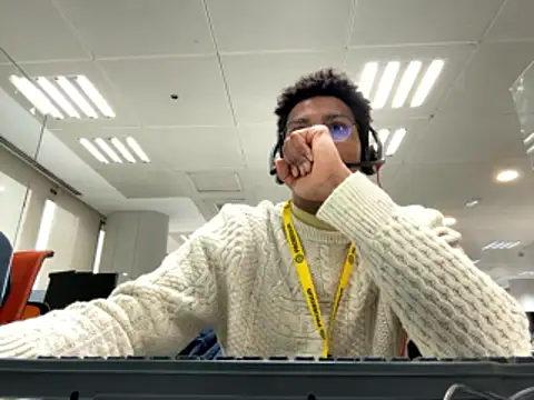 Snapshot of Albert_Madrid chatting on January 12, 11:04 am Albert Madrid online show from January 12, 11:04 am