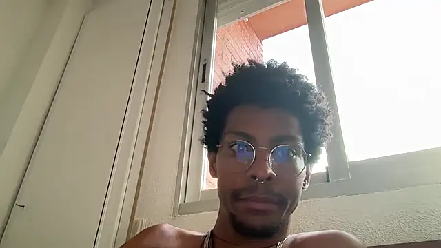 Snapshot of Albert_Madrid chatting on July 3, 7:31 pm Albert Madrid online show from July 3, 7:31 pm