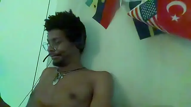 Snapshot of Albert_Madrid chatting on July 12, 6:32 pm Albert Madrid online show from July 12, 6:32 pm