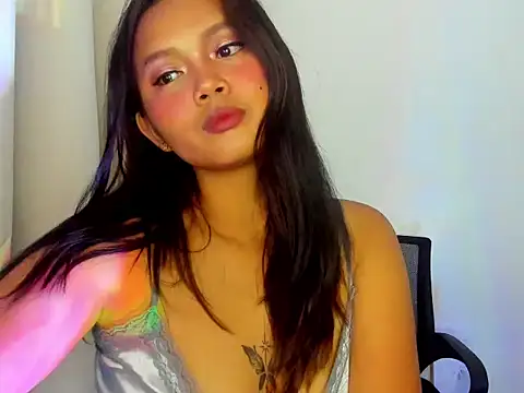 Snapshot of chicc_alexa chatting on November 3, 2:40 pm chicc alexa online show from November 3, 2:40 pm