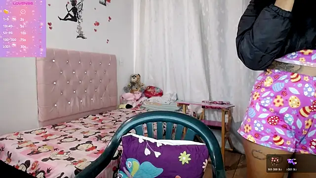 TaylorLight online show from December 4, 9:40 am