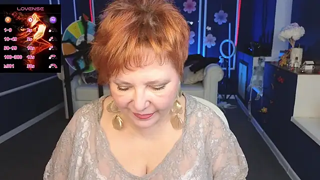 Kira Kirke online show from October 25, 10:12 am