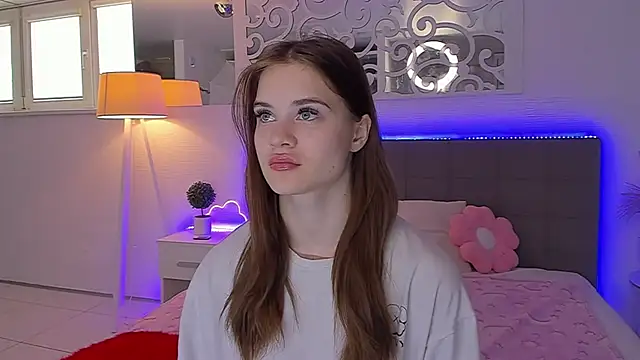 LuisaClover online show from May 2, 12:21 pm
