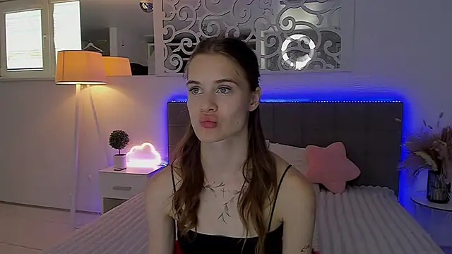 Snapshot of LuisaClover chatting on July 27, 1:07 pm LuisaClover online show from July 27, 1:07 pm