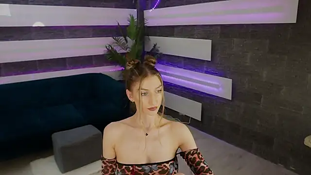 Snapshot of SexyCelline chatting on June 25, 4:12 am SexyCelline online show from June 25, 4:12 am