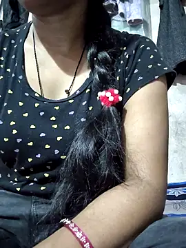 Ezabelljohn online show from February 18, 3:30 pm