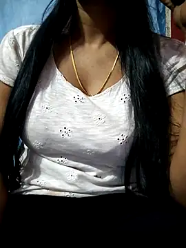 Snapshot of Ezabelljohn chatting on April 15, 10:11 am Ezabelljohn online show from April 15, 10:11 am