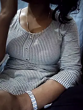 Snapshot of Ezabelljohn chatting on May 9, 4:39 am Ezabelljohn online show from May 9, 4:39 am