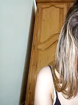 Snapshot of indilasixeey chatting on February 3, 3:26 am indilasixeey online show from February 3, 3:26 am