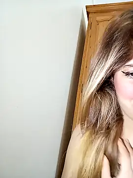 Snapshot of indilasixeey chatting on March 15, 3:01 am indilasixeey online show from March 15, 3:01 am