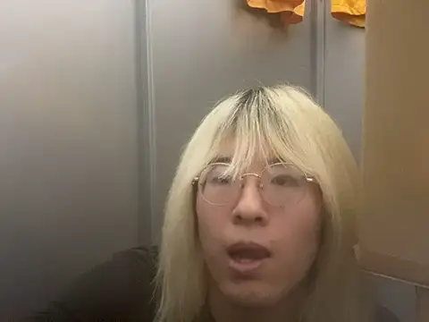 MUIMUICHAN27 online show from December 19, 5:36 am