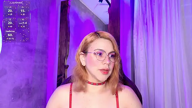 sussiestrawberry online show from November 13, 10:25 am