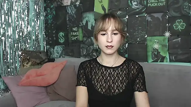 AlishaKellyi online show from October 26, 5:46 am