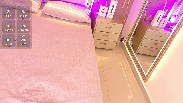 Snapshot of iam_nicolle chatting on March 7, 1:52 pm iam nicolle online show from March 7, 1:52 pm