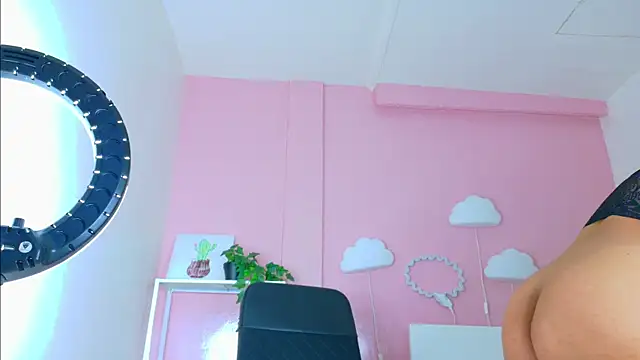 Snapshot of SeleneGibson__ chatting on May 19, 7:20 pm SeleneGibson online show from May 19, 7:20 pm