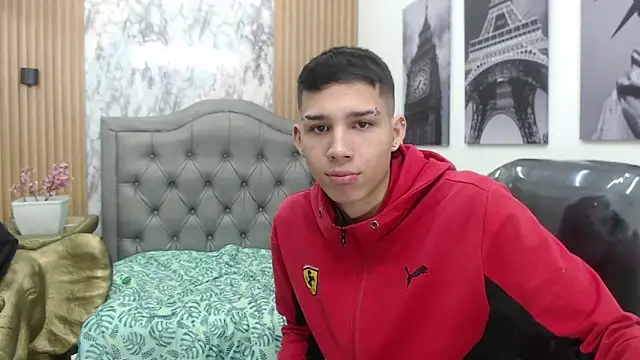 Snapshot of paul_ponce chatting on December 2, 12:32 pm paul ponce online show from December 2, 12:32 pm