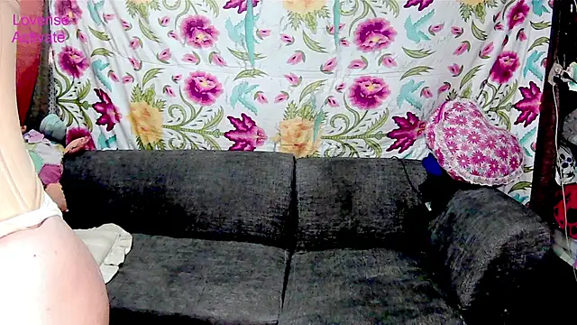 Bonnie and wizkhal online show from March 9, 9:08 pm