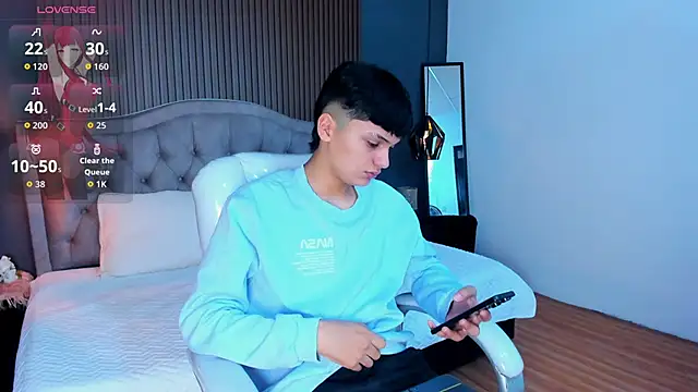 Snapshot of Maxii18_ chatting on October 28, 1:47 pm Maxii18 online show from October 28, 1:47 pm