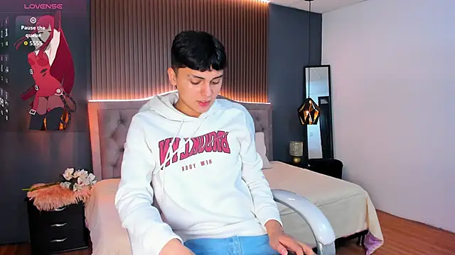 Snapshot of Maxii18_ chatting on November 3, 6:53 pm Maxii18 online show from November 3, 6:53 pm