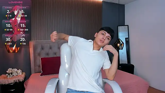 Snapshot of Maxii18_ chatting on November 5, 7:36 pm Maxii18 online show from November 5, 7:36 pm