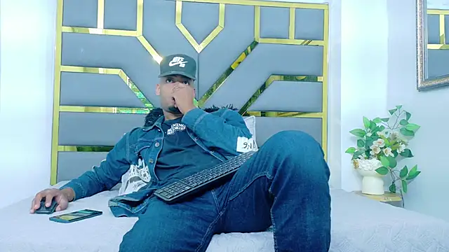 Neytanmalcon online show from November 21, 9:02 pm