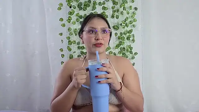 Ambermuse7 online show from June 11, 6:50 pm