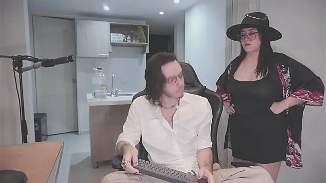 dan and daya online show from November 17, 3:45 am