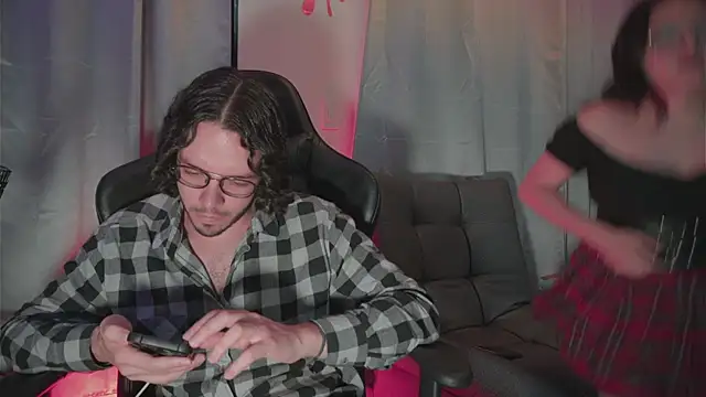 Snapshot of dan_and_daya chatting on January 14, 8:20 am dan and daya online show from January 14, 8:20 am