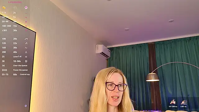 Snapshot of Kess-Edison chatting on July 10, 9:39 pm Kess-Edison online show from July 10, 9:39 pm