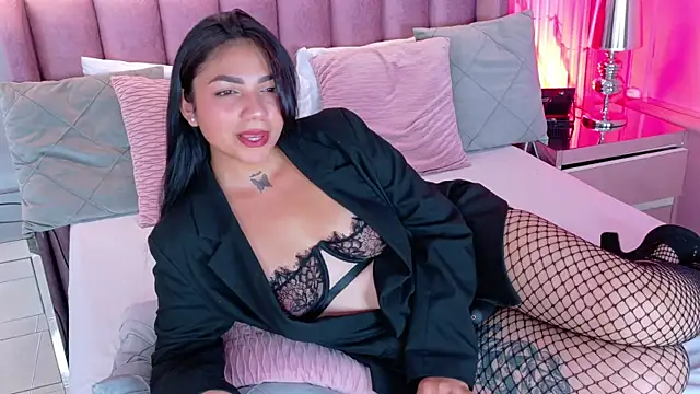 Snapshot of LaurenBecker_ chatting on May 14, 10:49 pm LaurenBecker online show from May 14, 10:49 pm