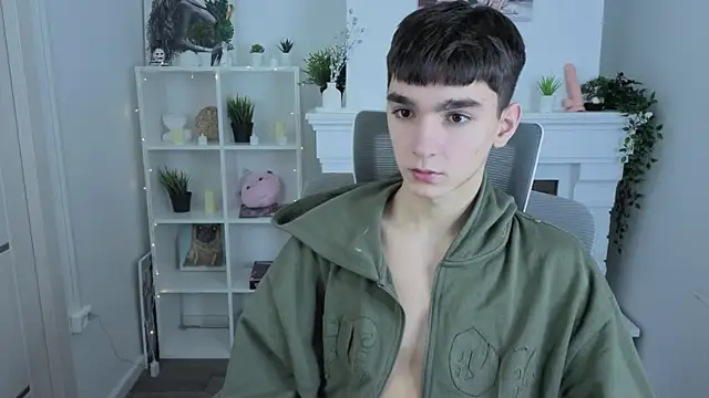 Snapshot of YamiTwink chatting on November 30, 8:35 pm YamiTwink online show from November 30, 8:35 pm