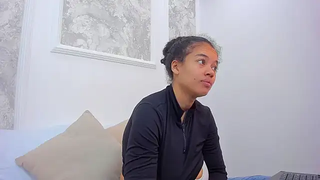 Snapshot of agata18_ chatting on June 13, 12:14 pm agata18 online show from June 13, 12:14 pm
