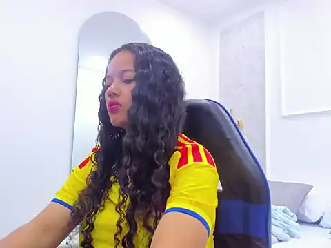 Snapshot of agata18_ chatting on July 7, 7:29 pm agata18 online show from July 7, 7:29 pm