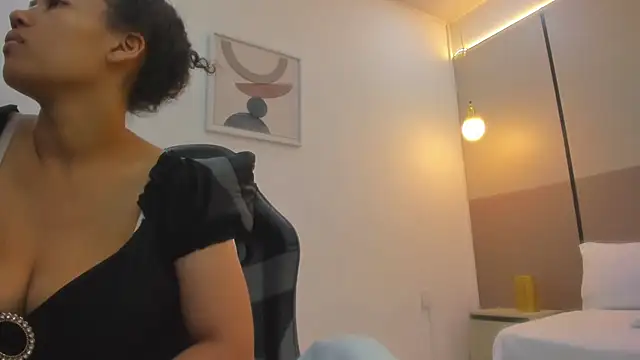 Snapshot of agata18_ chatting on July 22, 7:27 pm agata18 online show from July 22, 7:27 pm