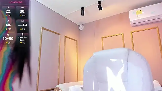 NahimiThompson online show from January 11, 11:59 am