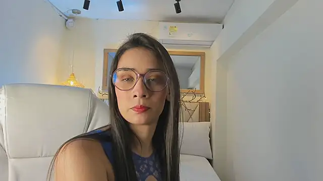 NahimiThompson online show from March 19, 7:29 pm