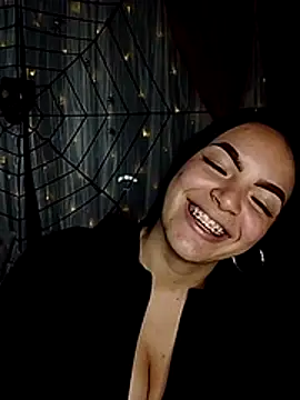 Snapshot of Nuvi_jonhs chatting on October 23, 12:10 am Nuvi jonhs online show from October 23, 12:10 am