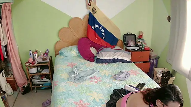 Snapshot of Destrukturada chatting on February 19, 7:10 pm Destrukturada online show from February 19, 7:10 pm