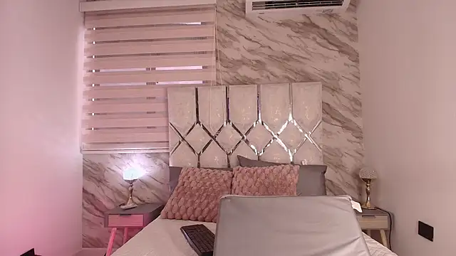 Snapshot of ellisrossi chatting on November 13, 7:24 pm ellisrossi online show from November 13, 7:24 pm