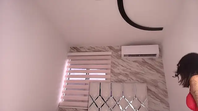 Snapshot of ellisrossi chatting on November 26, 7:04 pm ellisrossi online show from November 26, 7:04 pm