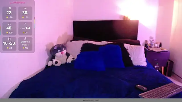 Snapshot of SharonSalazar chatting on November 14, 2:43 am SharonSalazar online show from November 14, 2:43 am