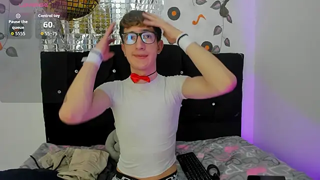 Erick Taylor3 online show from October 27, 5:39 pm