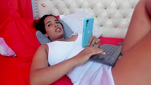 Snapshot of celena_wonder chatting on May 11, 7:00 pm celena wonder online show from May 11, 7:00 pm