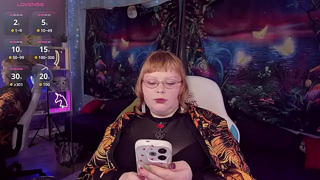 Snapshot of LottieReed chatting on January 13, 4:12 pm LottieReed online show from January 13, 4:12 pm