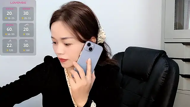 Ella-61 online show from November 6, 1:17 am