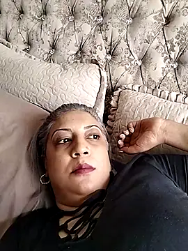 IndianLara online show from November 14, 10:47 am