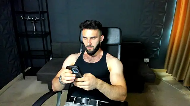 Snapshot of MicahLane chatting on May 20, 6:19 am MicahLane online show from May 20, 6:19 am