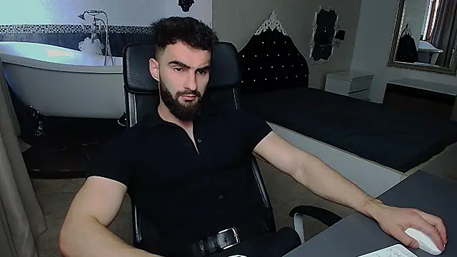 Snapshot of MicahLane chatting on June 4, 3:45 am MicahLane online show from June 4, 3:45 am