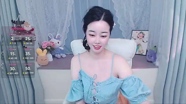 Snapshot of Xiaodie-baby chatting on May 21, 2:51 am Xiaodie-baby online show from May 21, 2:51 am