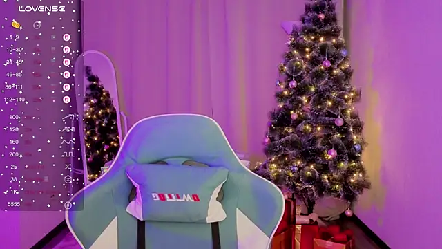 Snapshot of Ksarina chatting on December 18, 2:45 pm Ksarina online show from December 18, 2:45 pm